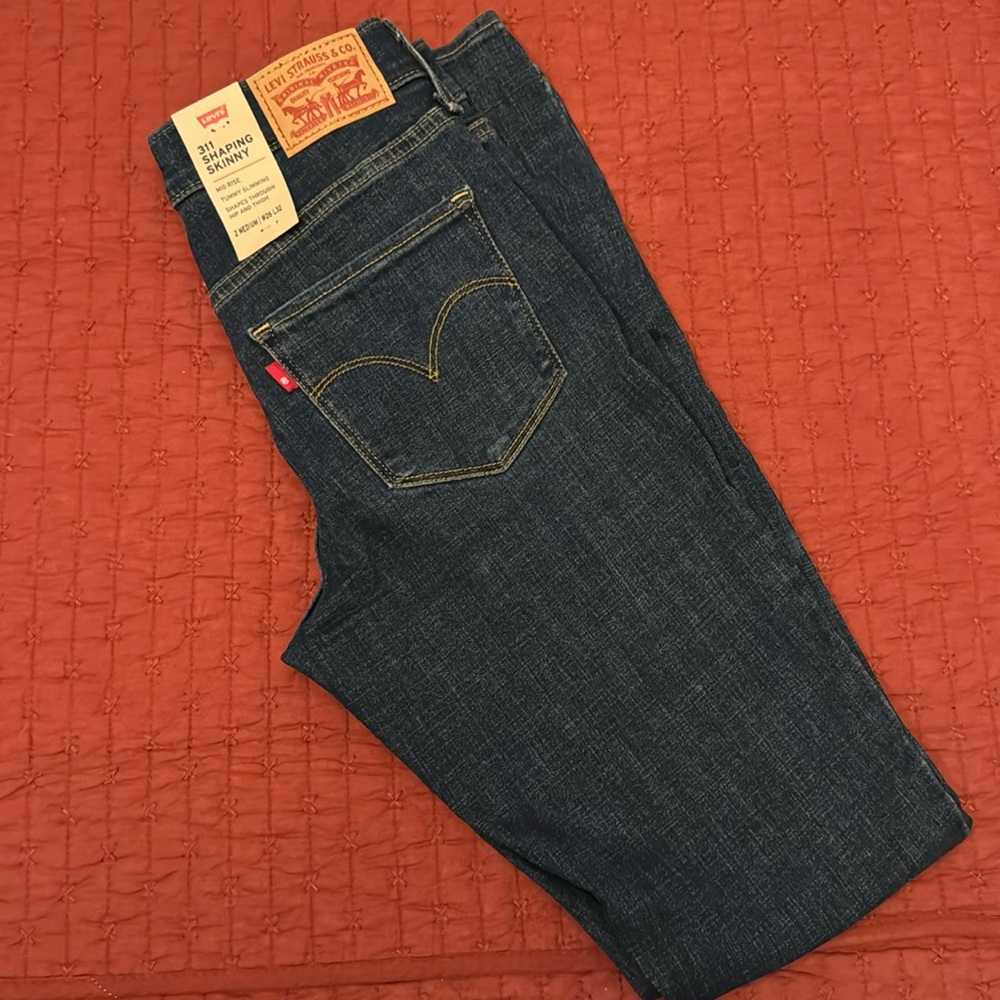 NWT Levi’s 311 Shaping Skinny jeans size 2